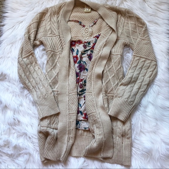 tan cardigan outfit